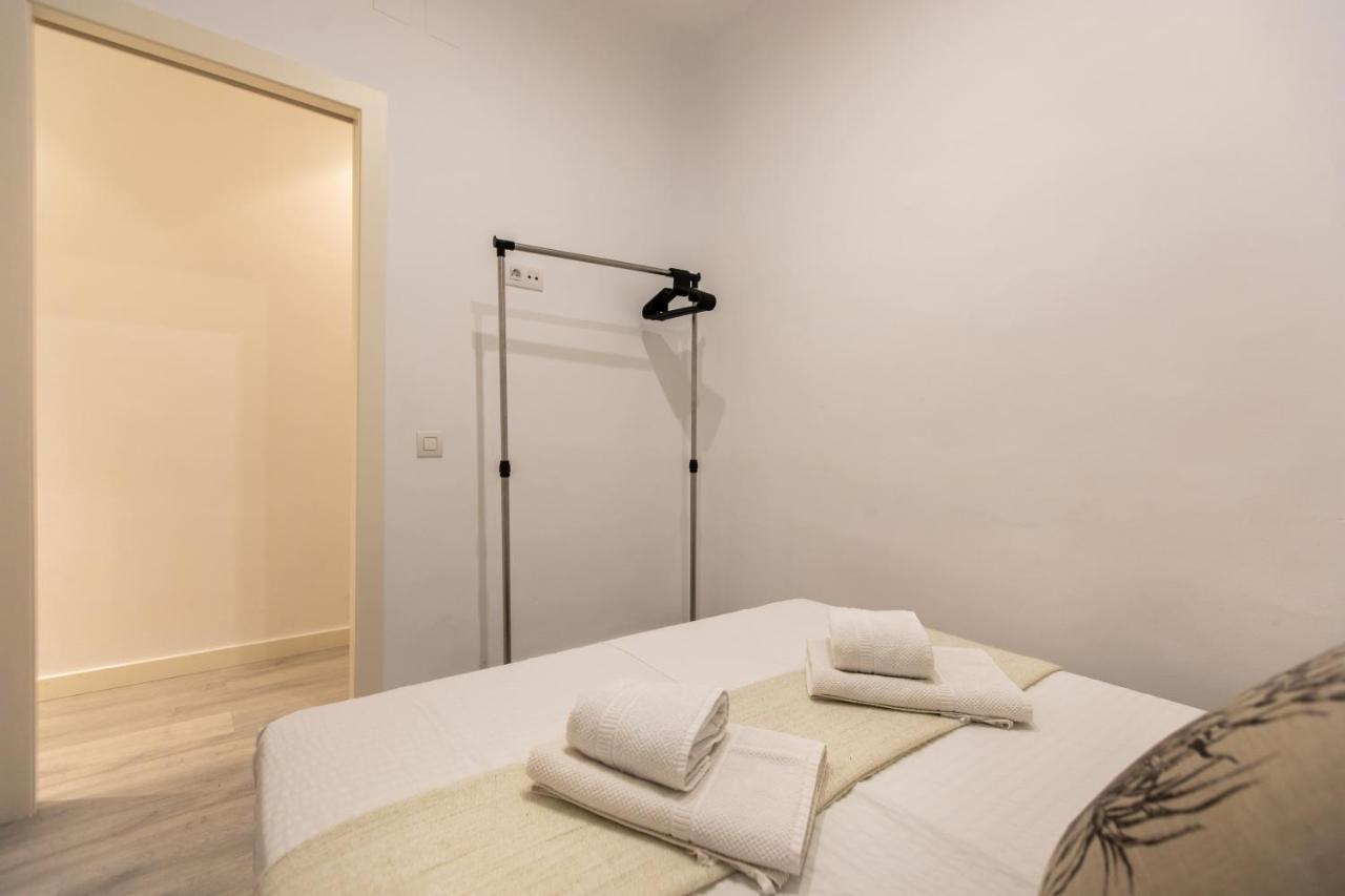 Pere Serafi 2 Bedroom Apartment برشلونة المظهر الخارجي الصورة
