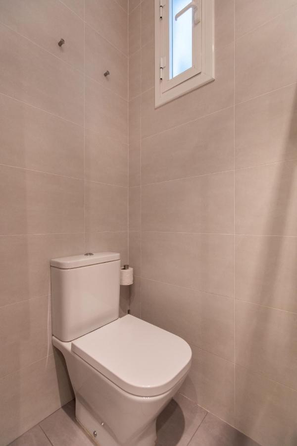 Pere Serafi 2 Bedroom Apartment برشلونة المظهر الخارجي الصورة